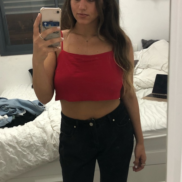 Red cropped top - Picture 6 of 8